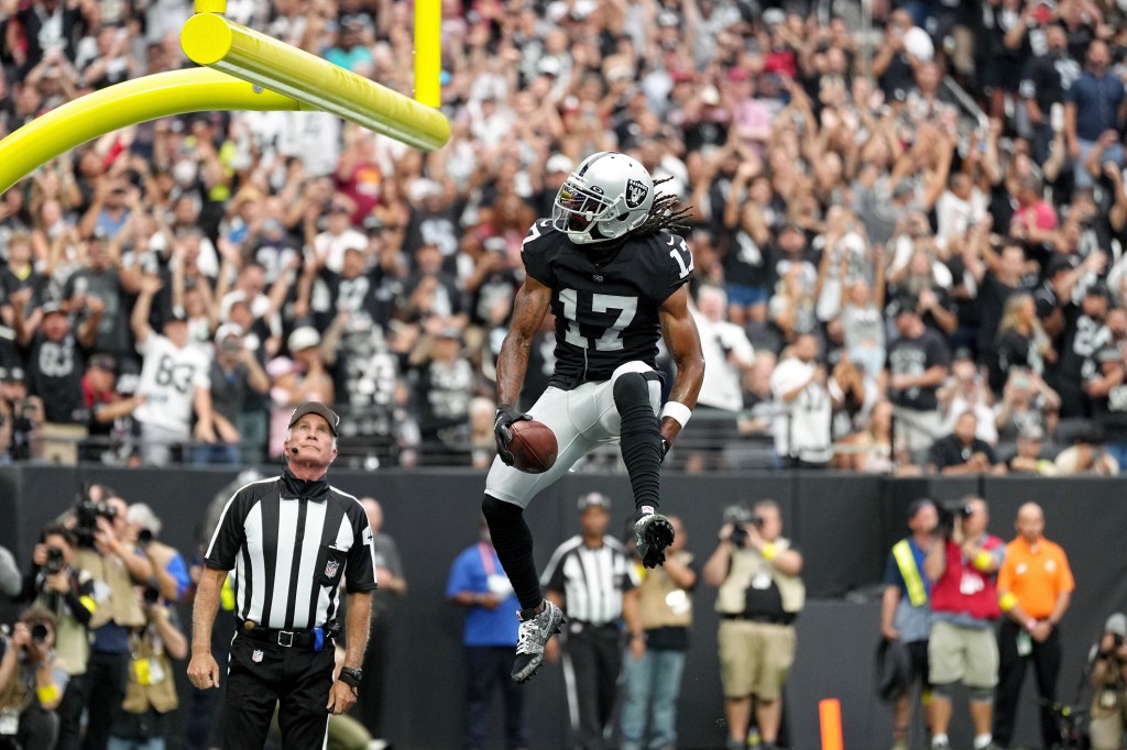 Davante Adams celebrates a Raiders touchdown in 2022.