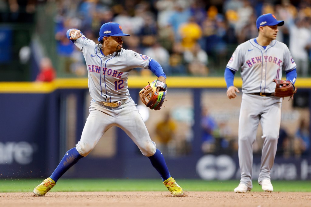 Francisco Lindor has continued to play strong defense for the Mets during the postseason.