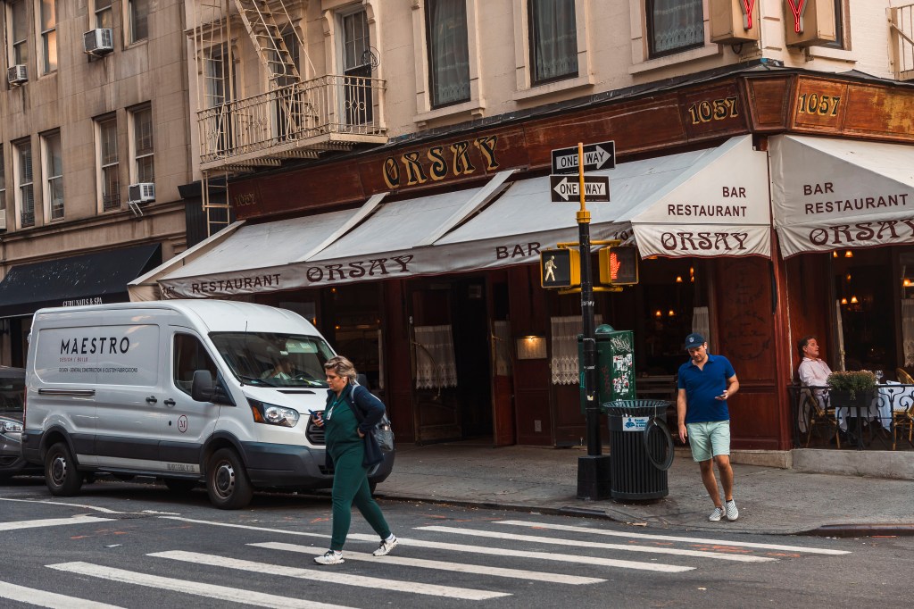 Exterior Orsay Upper East Side. 