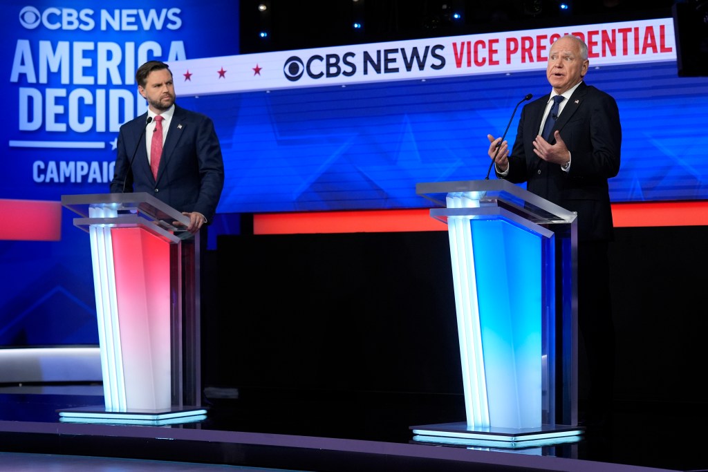 Vance and Waltz on the debate stage.