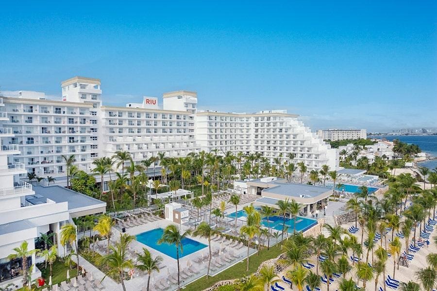 A person was gunned down in broad daylight near a luxurious Cancun resort.
