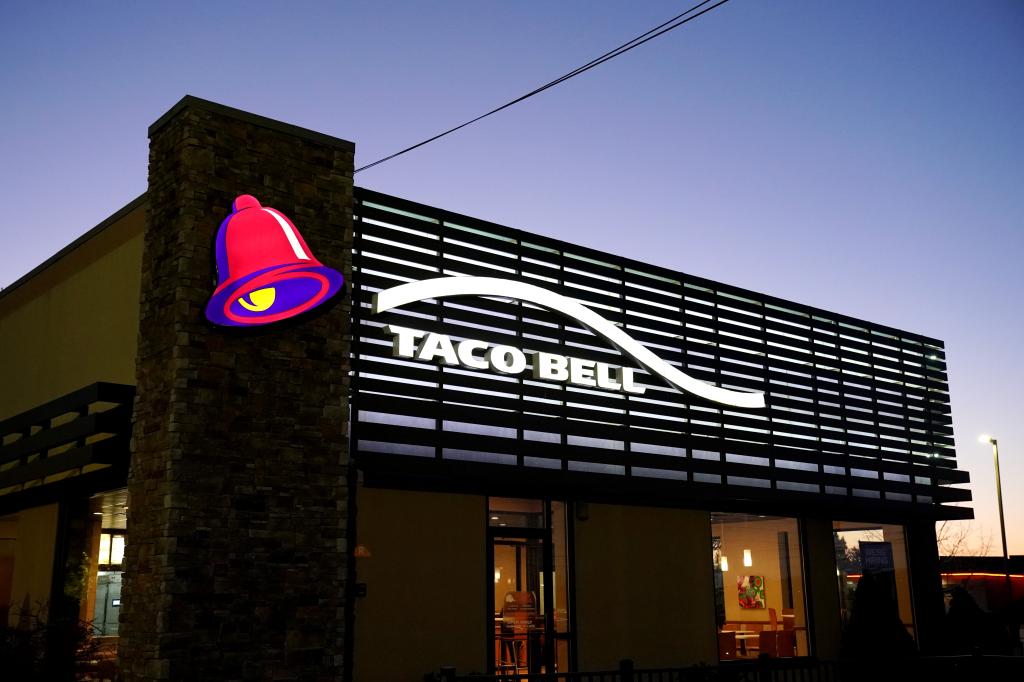 Taco Bell branches are commonly open on Thanksgiving.