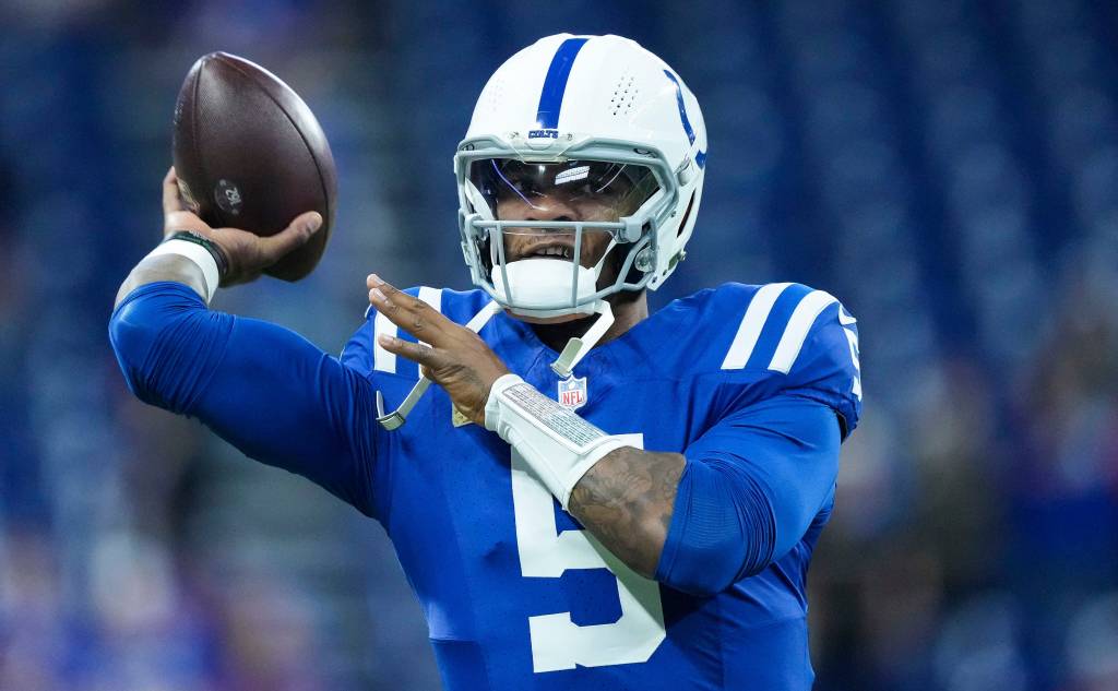 Indianapolis Colts quarterback Anthony Richardson (5) throws the ball during pregame warm-up Sunday, Nov. 10, 2024.