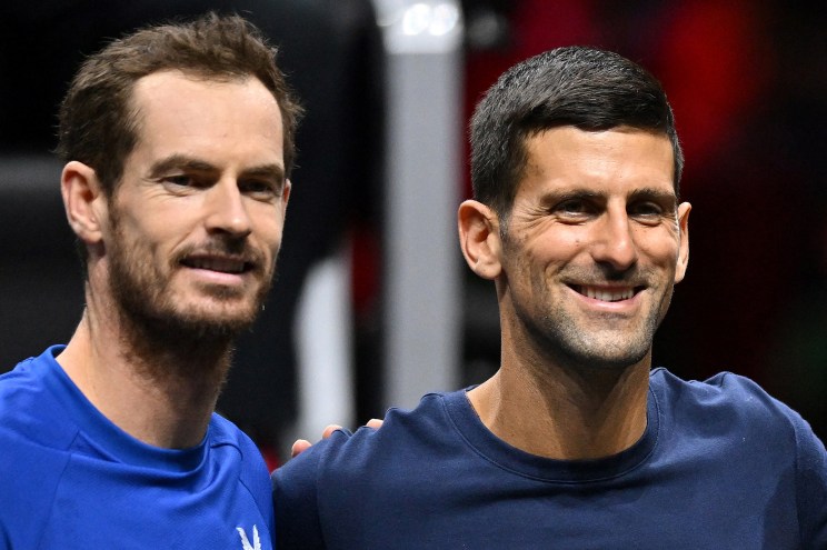 Britain's Andy Murray (r.) and Serbia's Novak Djokovic .