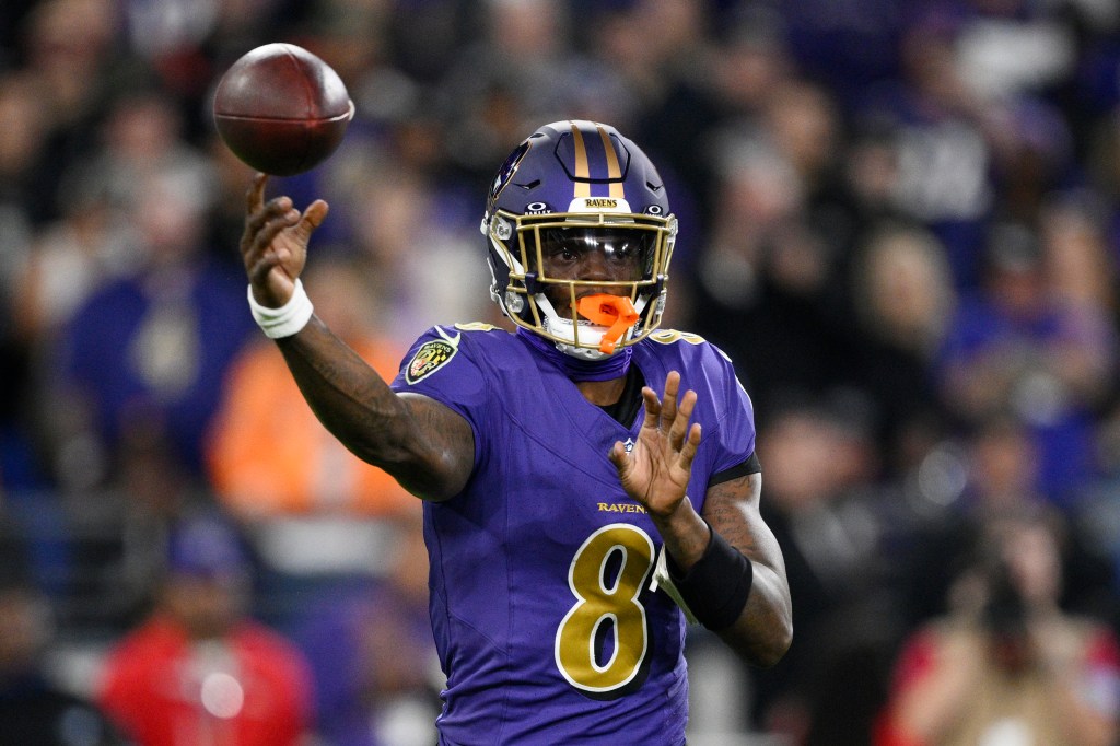 Lamar Jackson throws a pass during the Ravens' Week 10 win over the Bengals.