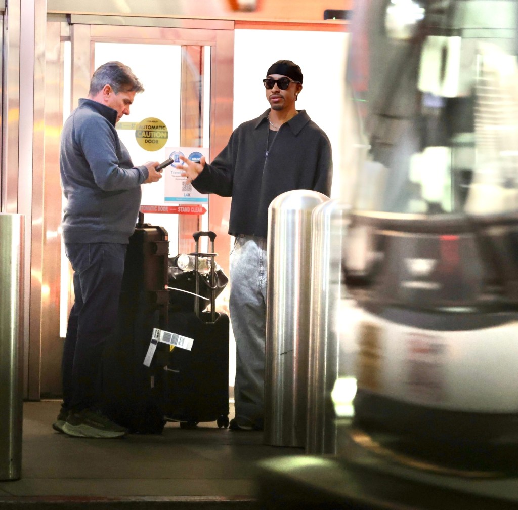 Francisco Lindor arrives in LA.