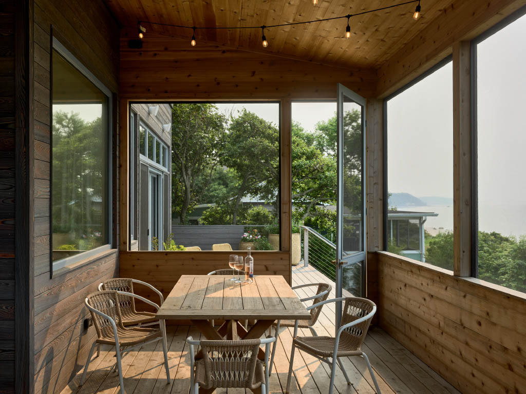 A screened in porch 