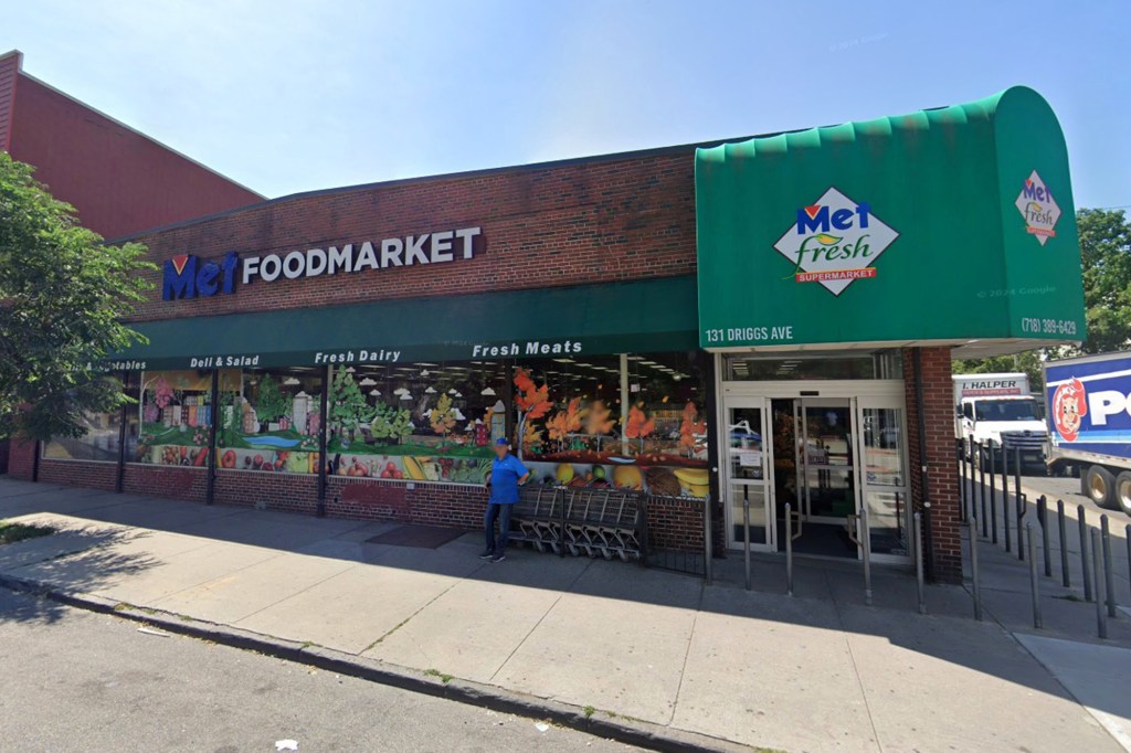 Met Foodmarkets storefront in Greenpoint, Brooklyn, NY with Walter Jones and Bill Kenney discussing economy