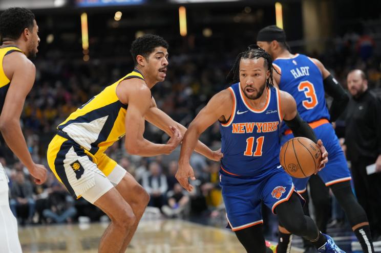 Jalen Brunson and the Knicks are coming off a tough road loss to the Pacers.