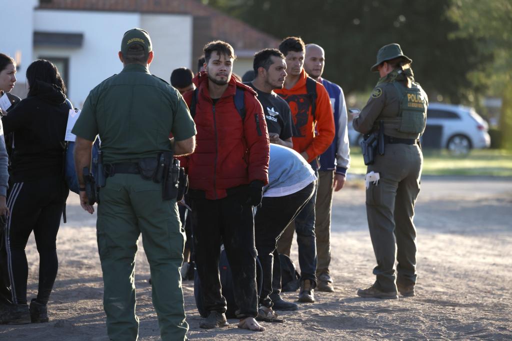 Border Patrol agents with migrants near Eagle Pass, Texas on Nov. 5, 2024.