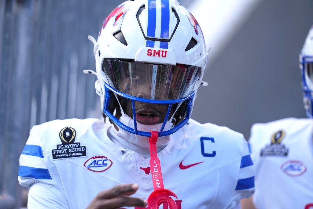 SMU quarterback Kevin Jennings has had a nightmarish first half against the Nittany Lions, completing 9-of-19 passes for 77 yards and three interceptions.