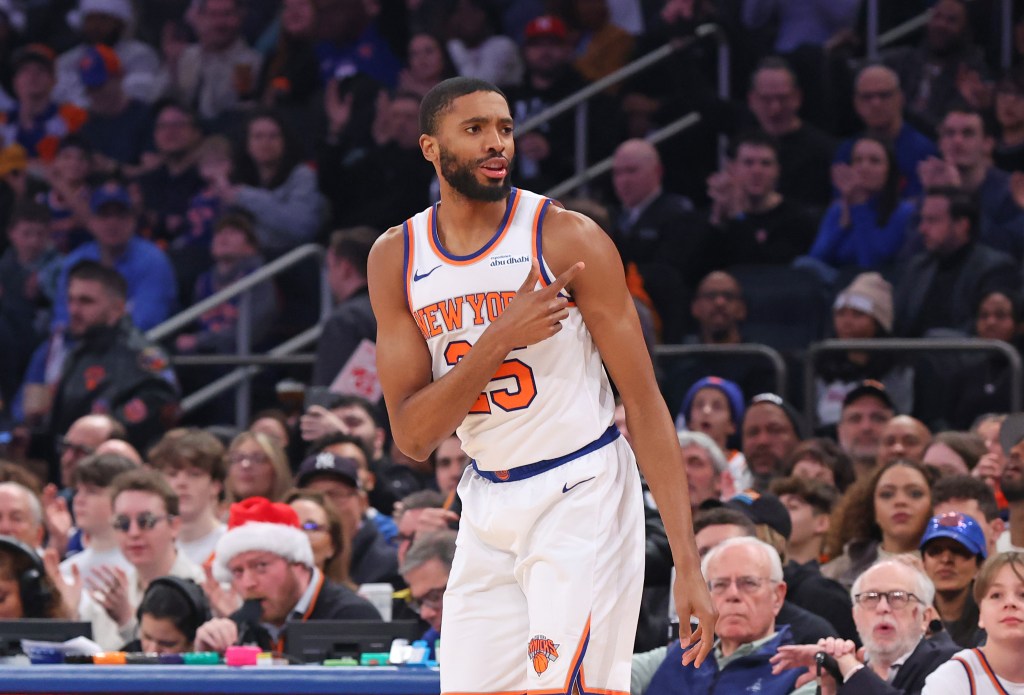 Mikal Bridges reacts after hitting a shot during the Knicks' win over the Spurs on Dec. 25, 2024.