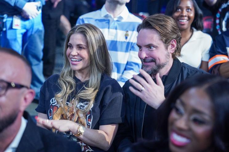 Danielle Fishel "officially done" with cancer treatment after 20 rounds of radiation. Here, Danielle Fishel and Will Friedle.