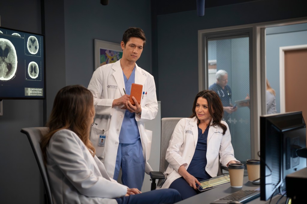 Harry Shum Jr. and Caterina Scorsone in "Grey's Anatomy"