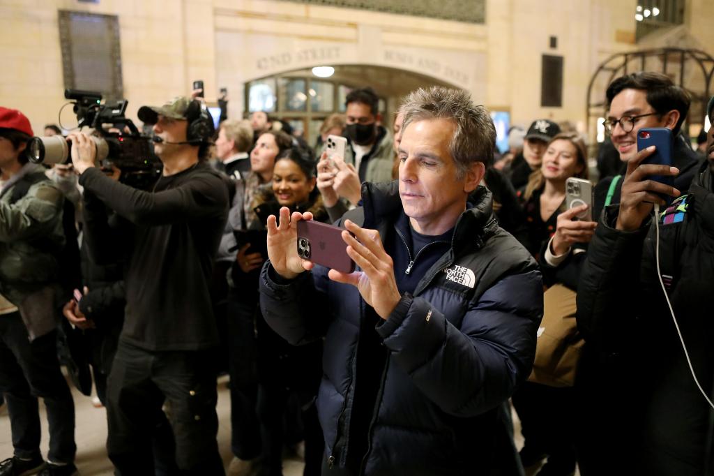 Director Ben Stiller looked "like a proud dad" during the pop-up, said eyewitnesses.