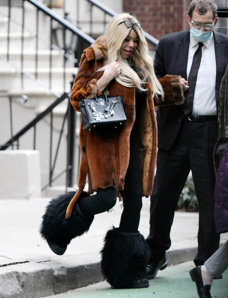 Wendy williams walking in NYC