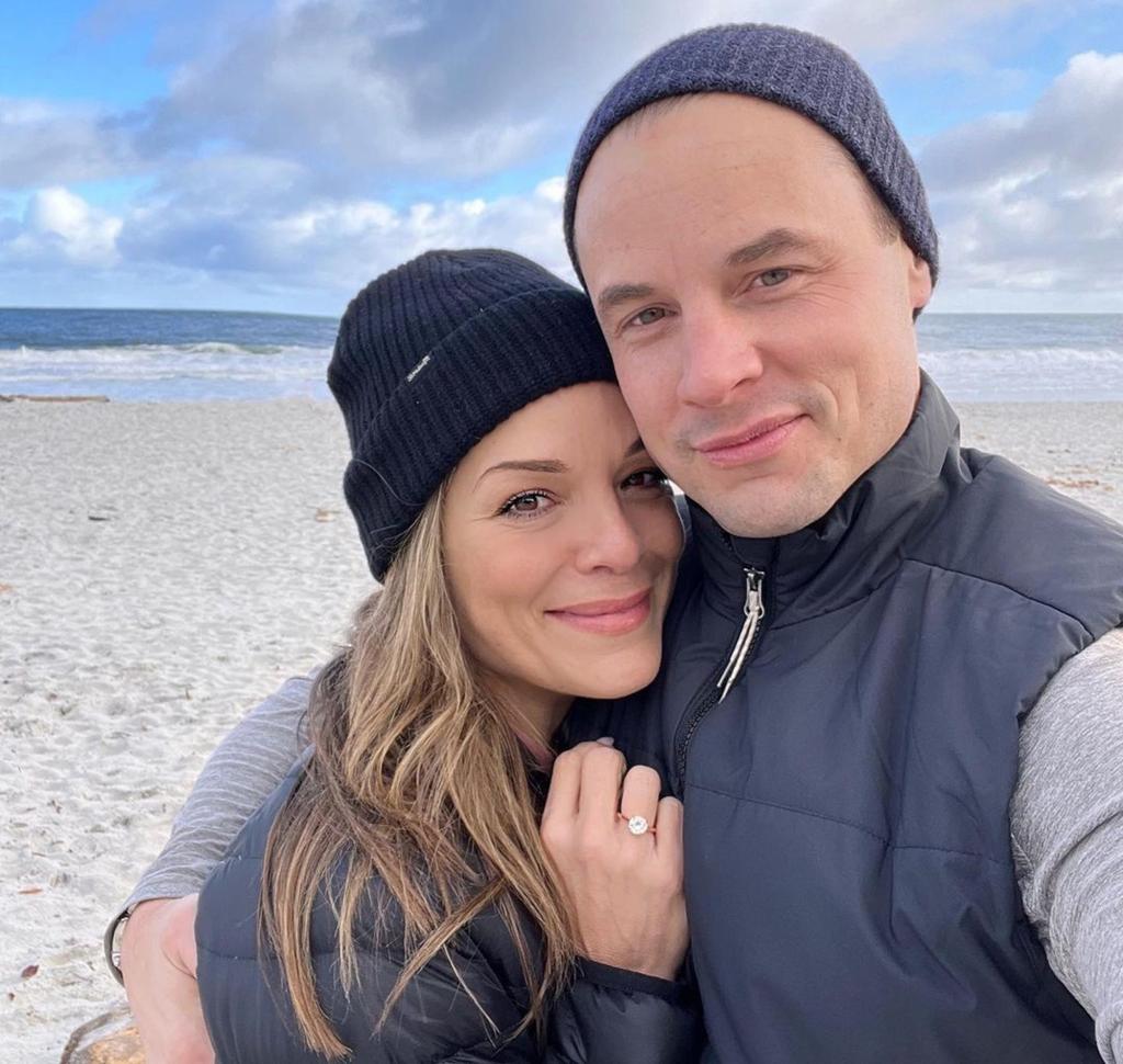 Sabrina Soto and Dean Sheremet snuggling in a selfie.