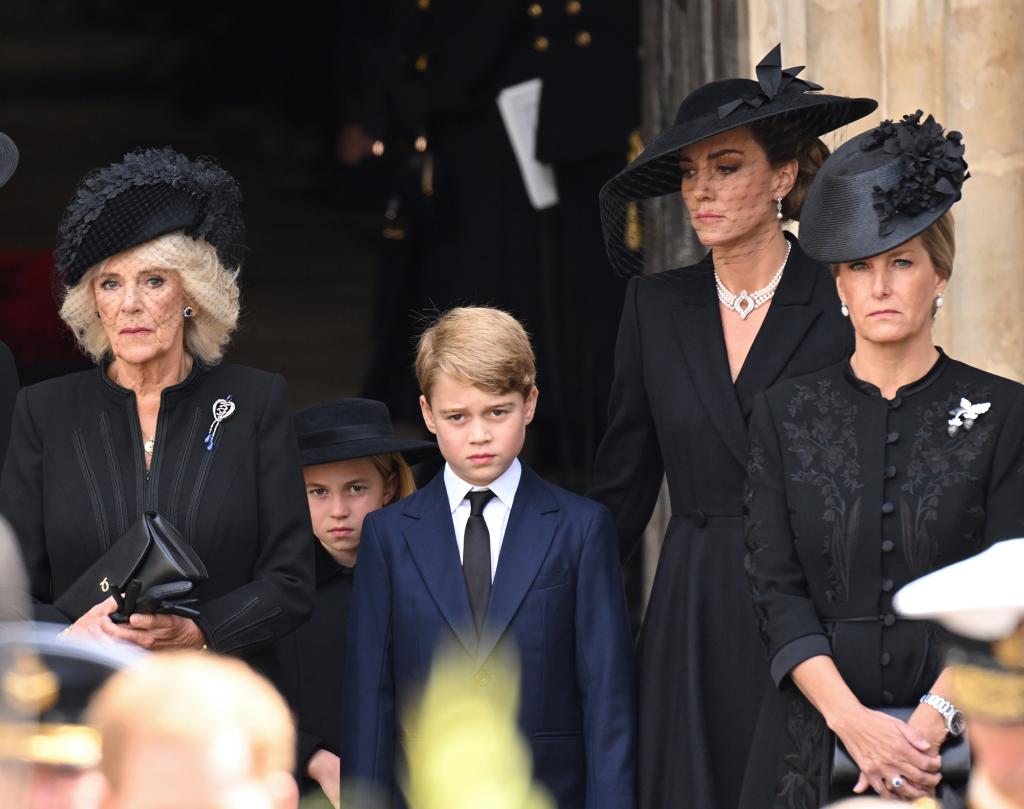 kate middleton with kids at queen's funeral