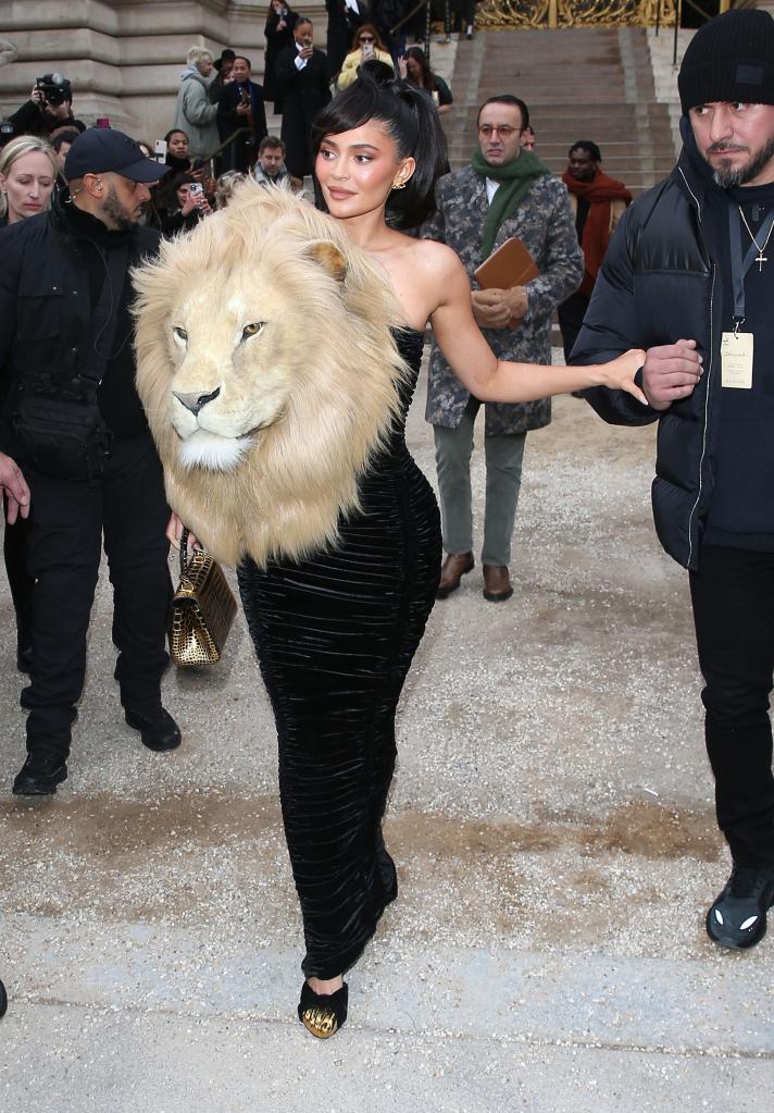 kylie jenner with lion on