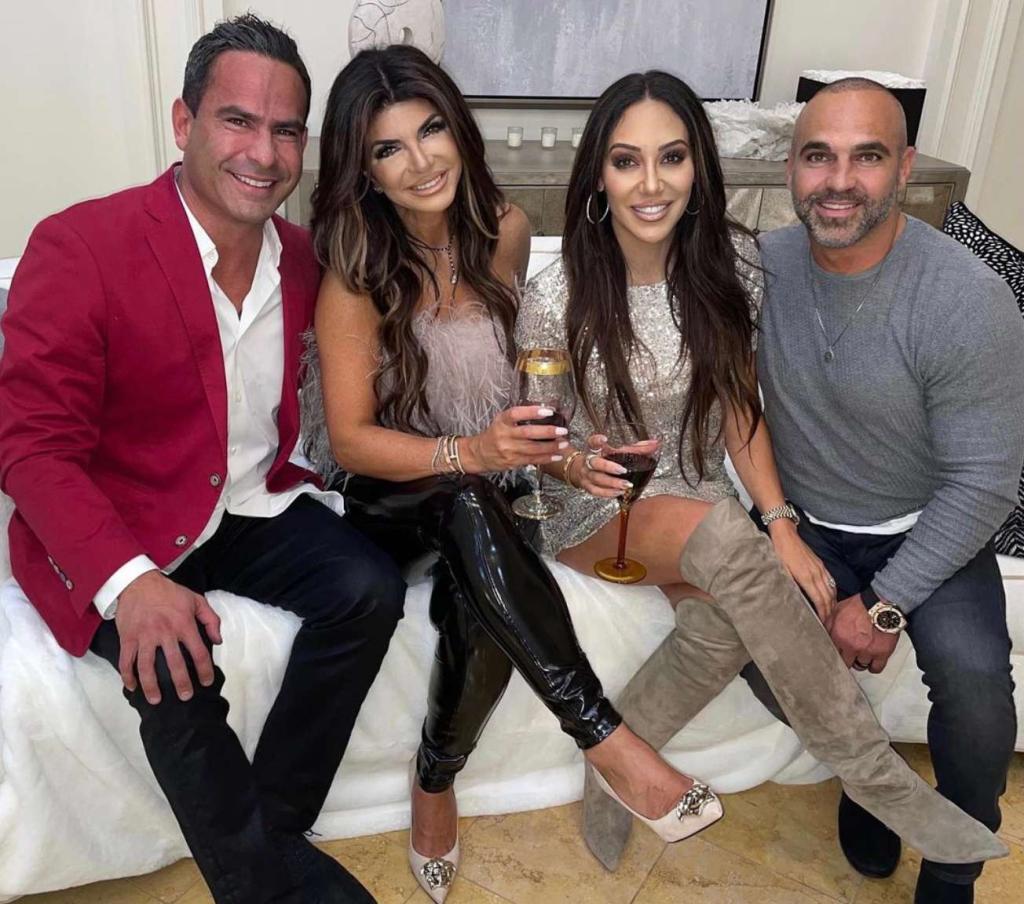 Louie Ruelas, Teresa Giudice, Melissa Gorga and Joe Gorga posing for a photo together 