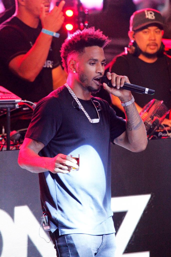 Trey Songz performing.