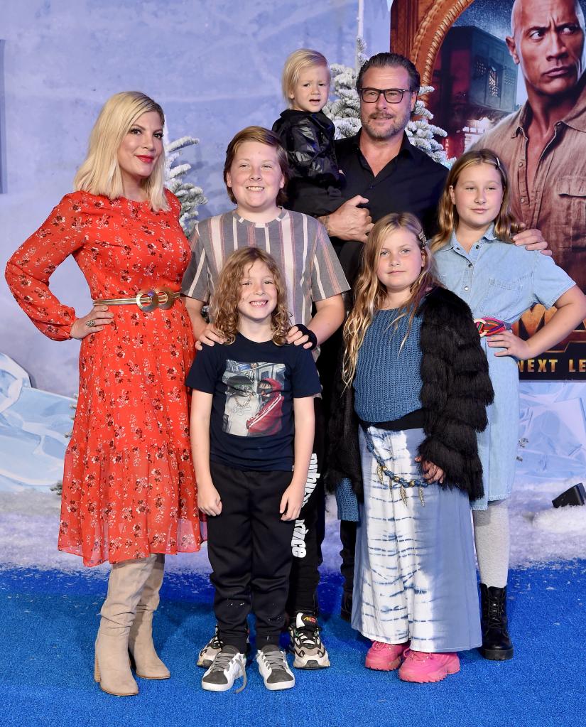 Tori Spelling, Dean McDermott and their five kids