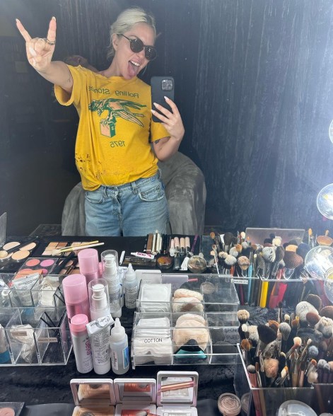 Lady Gaga mirror selfie