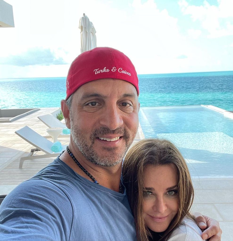 Mauricio Umansky and Kyle Richards. 