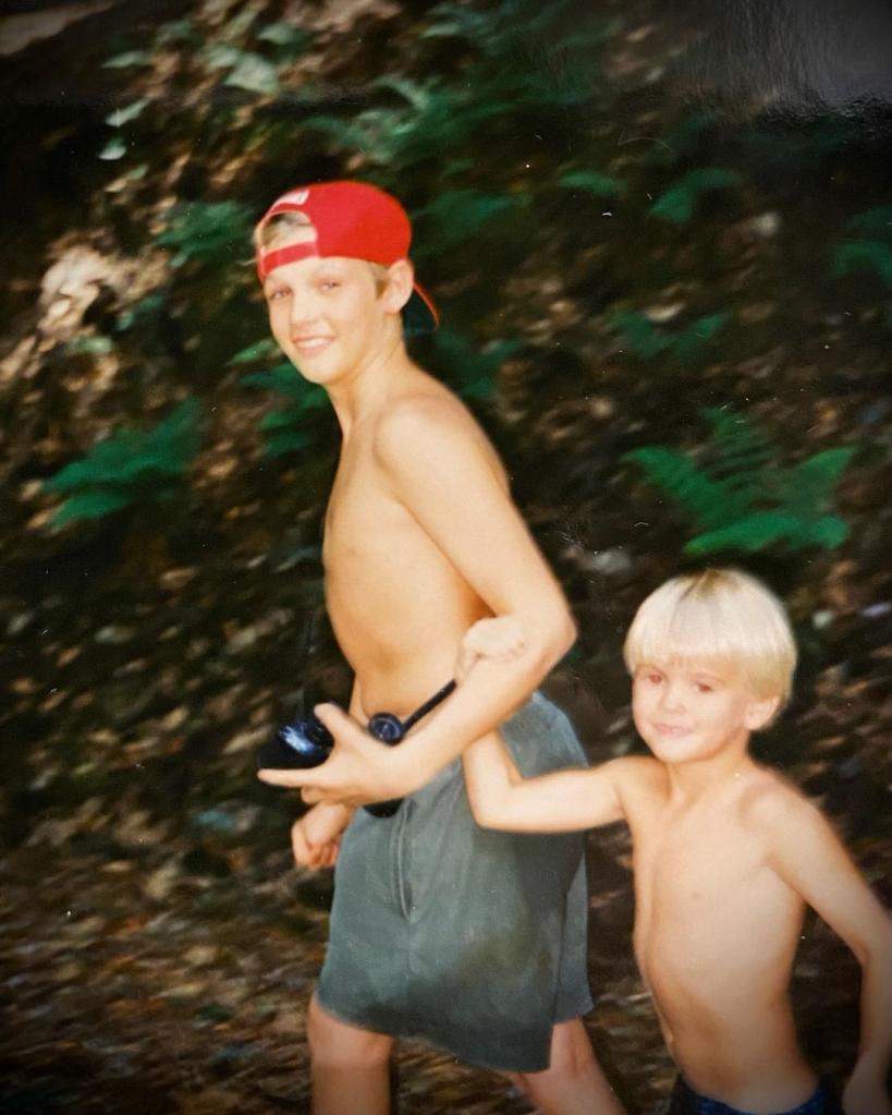 Nick and Aaron Carter as kids 