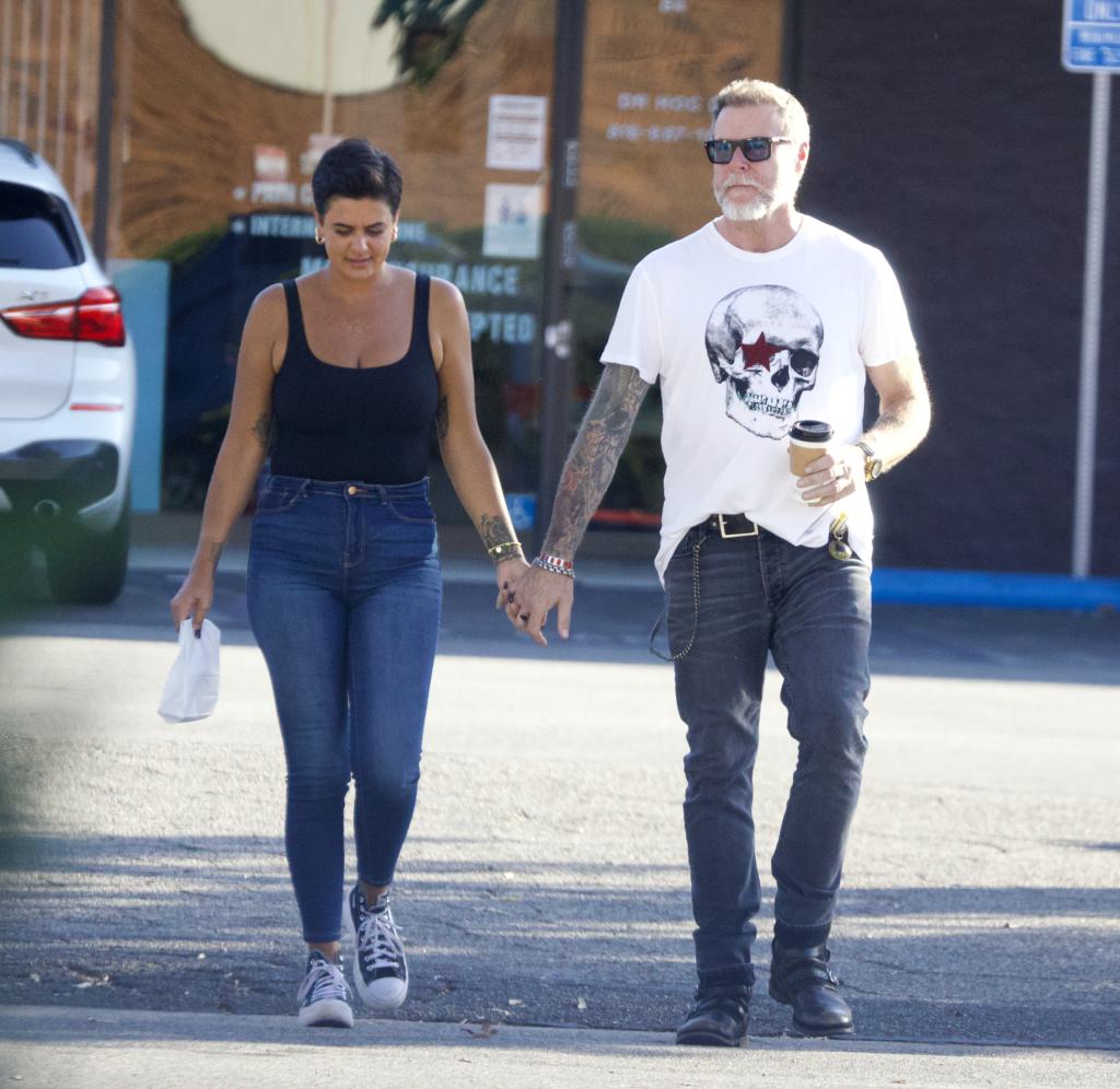 Dean McDermott with his new girlfriend 