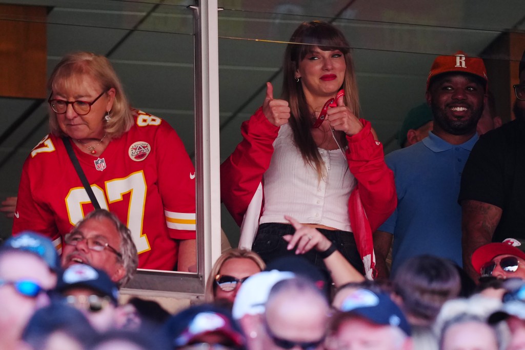 Taylor Swift and Donna Kelce. 