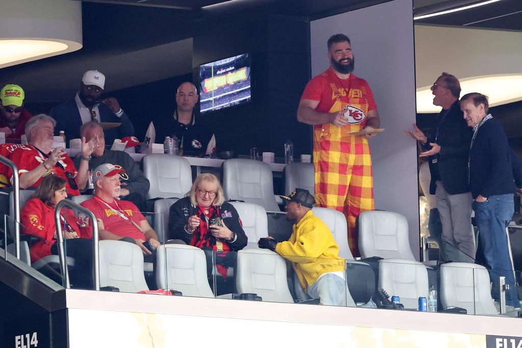 donna and ed kelce at super bowl 2024