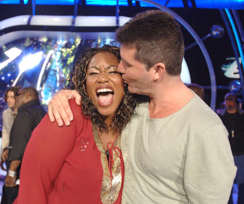 simon cowell kissing mandisa