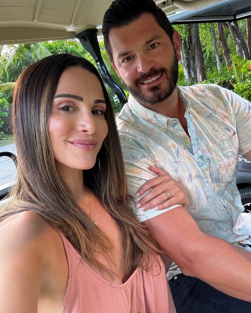 Andi Dorfman and Blaine Hart smile in Instagram selfie