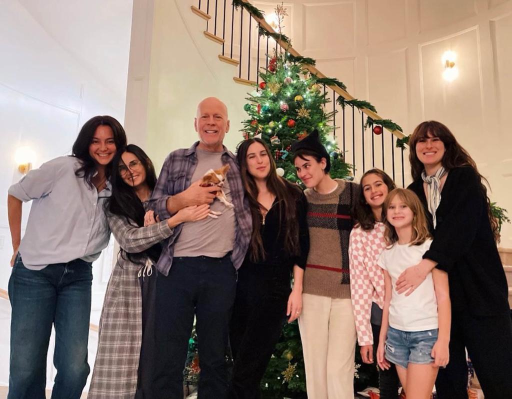 Rumer Willis, Tallulah Willis and Scout Willis with Bruce Willis, Demi Moore, Emma Heming, Mabel Willis and Evelyn Willis. 