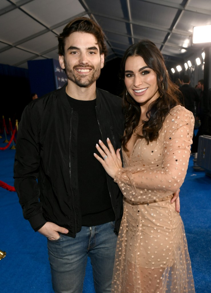 Jared Haibon and Ashley Iaconetti pose together.