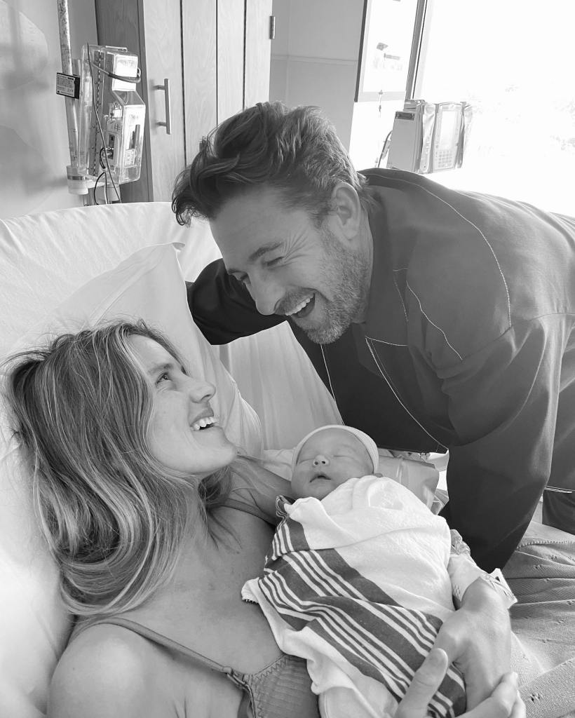 Scott Speedman and his fiancée Lindsay Rae Hofmann with their newborn.