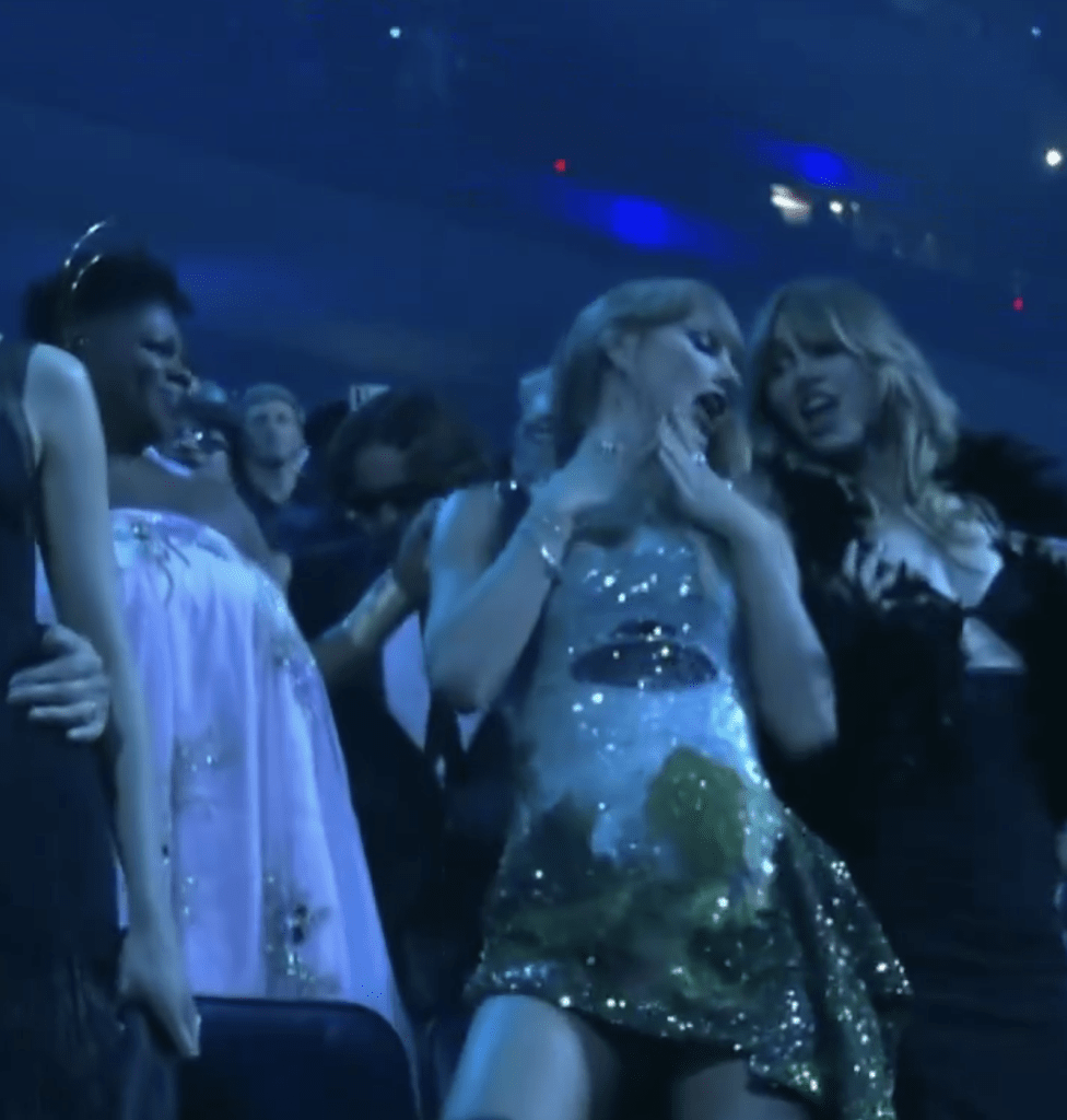 Taylor Swift dancing at the MTV Video Music Awards