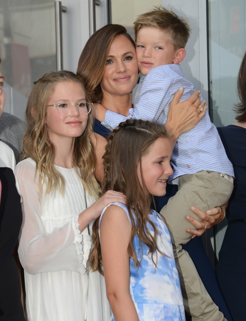 Jennifer Garner with Violet, Seraphina and Samuel in 2018. 