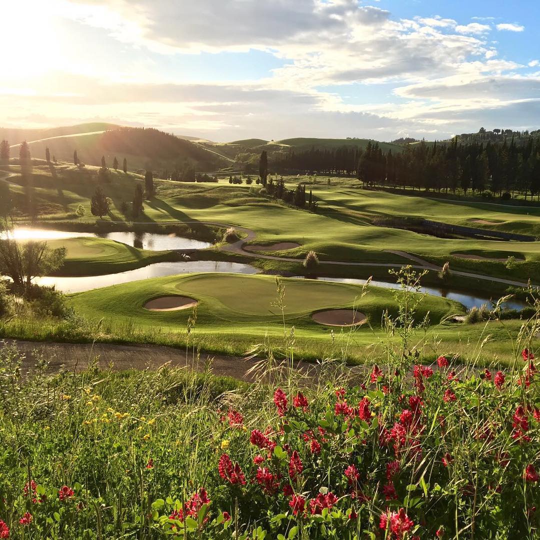 The Tuscan landscape as seen from Rakxa Wellness Castelfalfi.