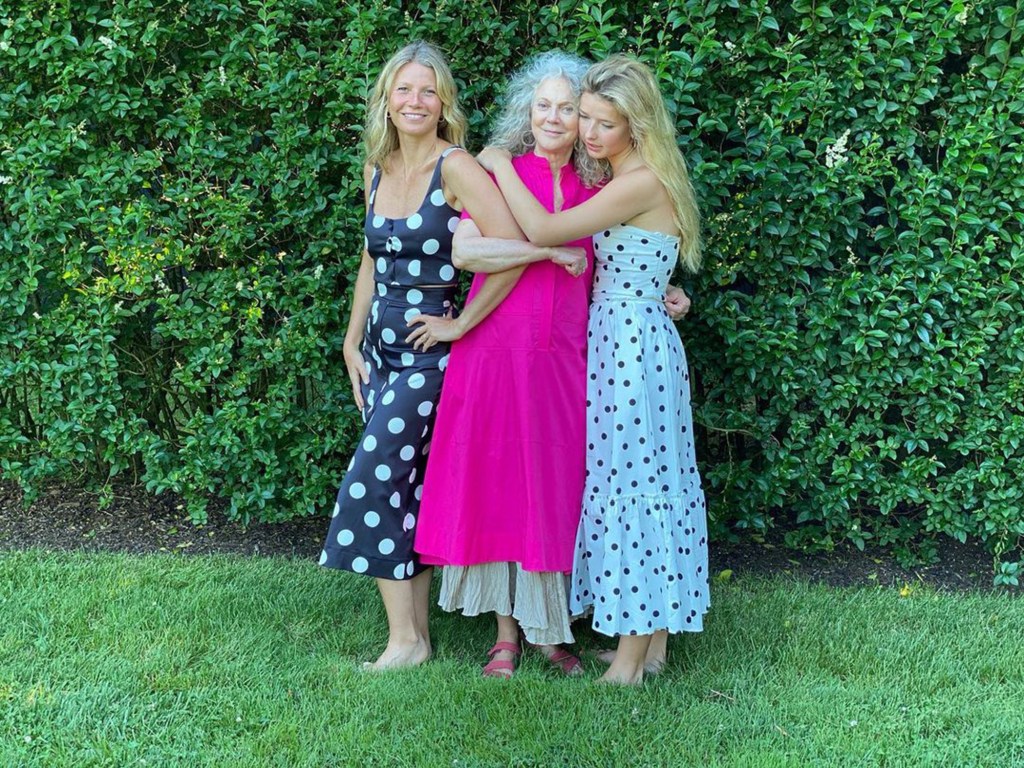 Apple martin, blythe danner, gwyneth paltrow