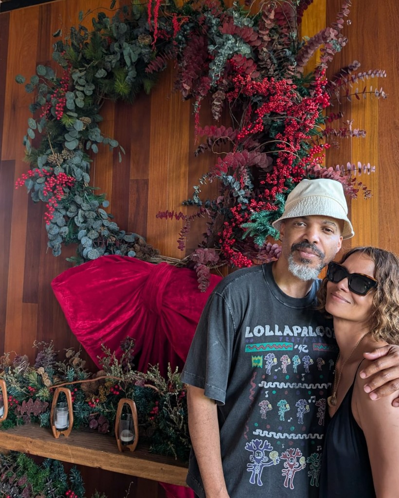 Halle Berry celebrates Christmas with steamy selfie: 'I canât decide if I want to be naughty or nice' 