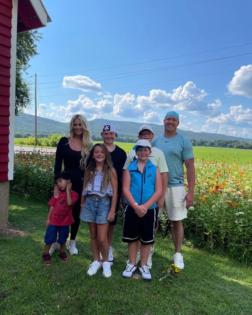 Kim Zolciak and Kroy Biermann with their kids.