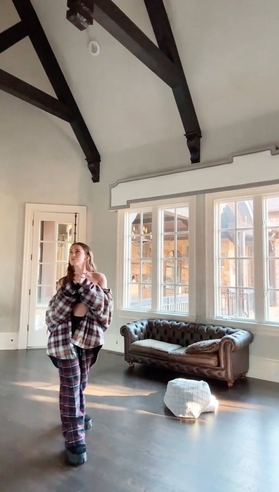 Ariana Biermann saying goodbye to her family's Georgia mansion via a Christmas day TikTok