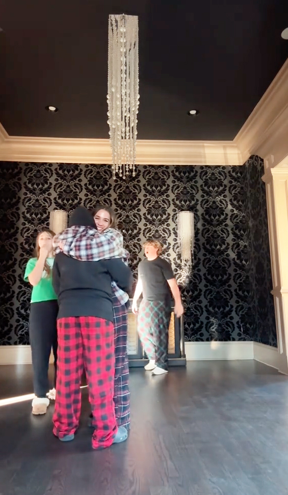 Ariana Biermann saying goodbye to her family's Georgia mansion via a Christmas day TikTok