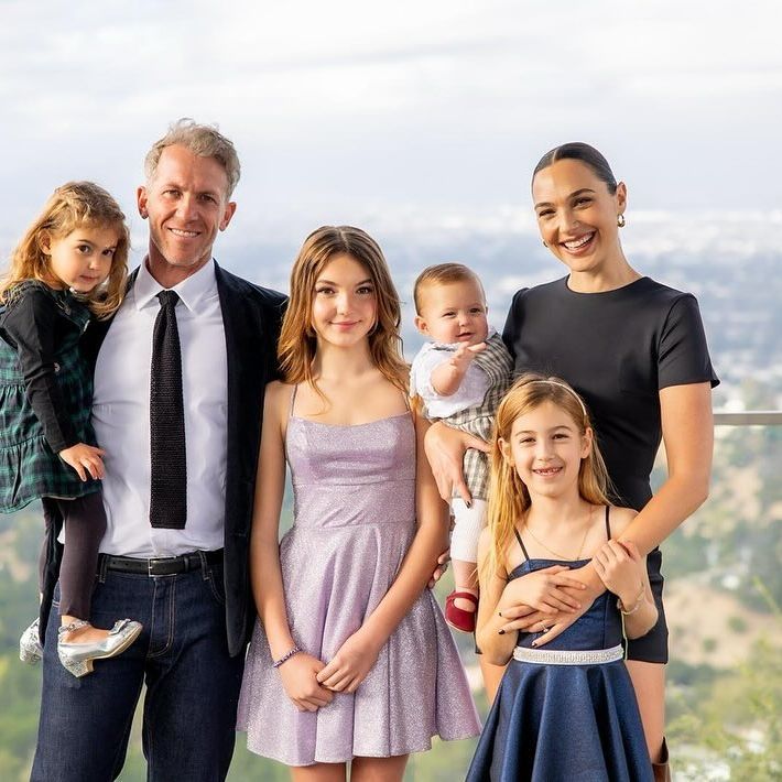 Gal Gadot, her husband, and her four daughters