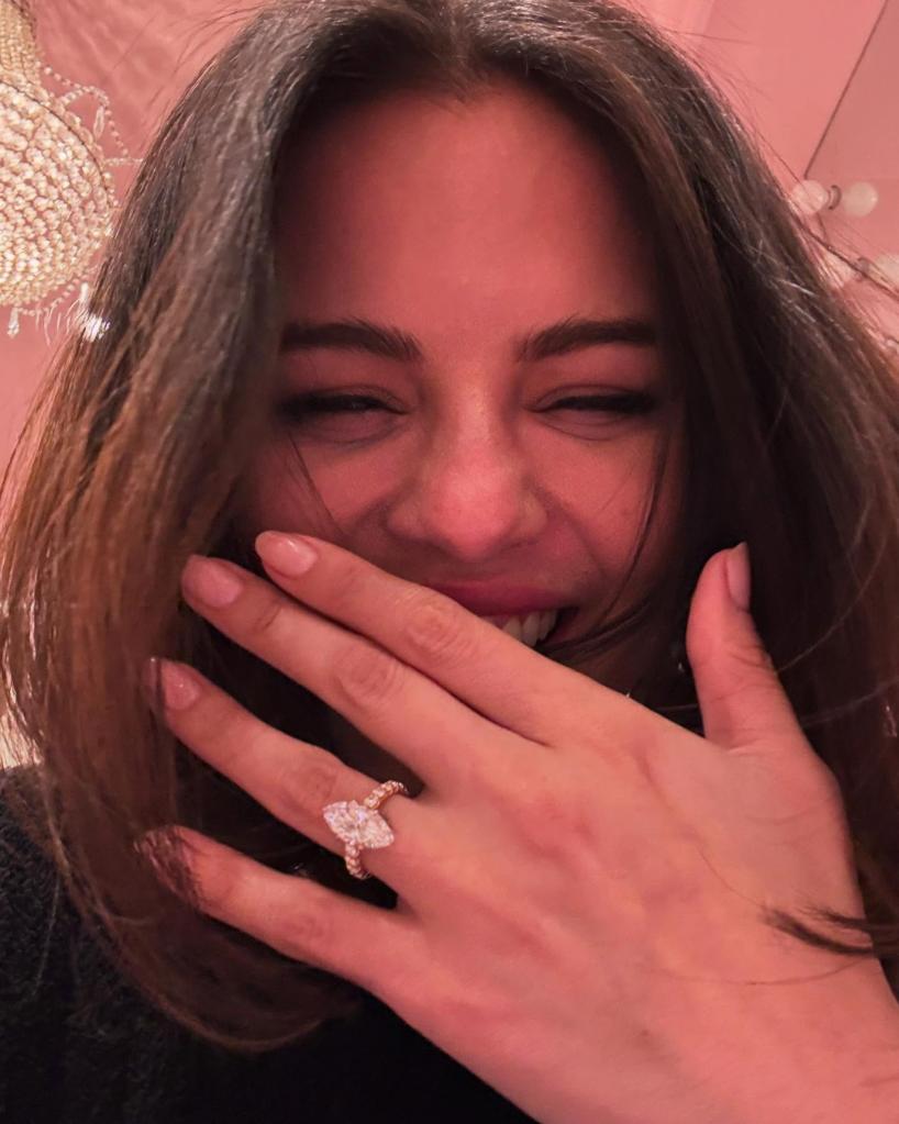 selena gomez engagement ring