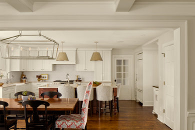 Inspiration for a transitional kitchen remodel in Milwaukee