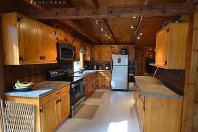 Inspiration for a craftsman kitchen remodel in Portland Maine