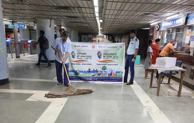 Header: Kolkata metro conducts public awareness campaign at Dum Dum metro station